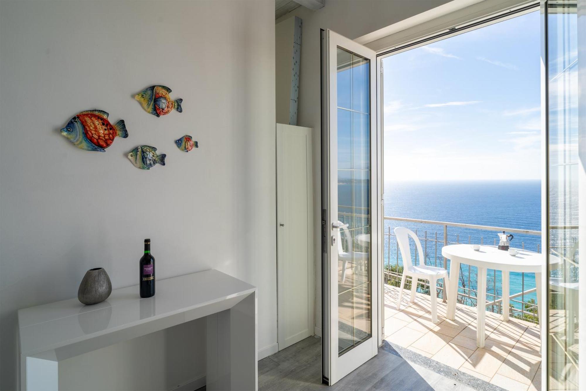 Casa Grimaldi - Terrace & Sea View Apartamento Ventimiglia Exterior foto
