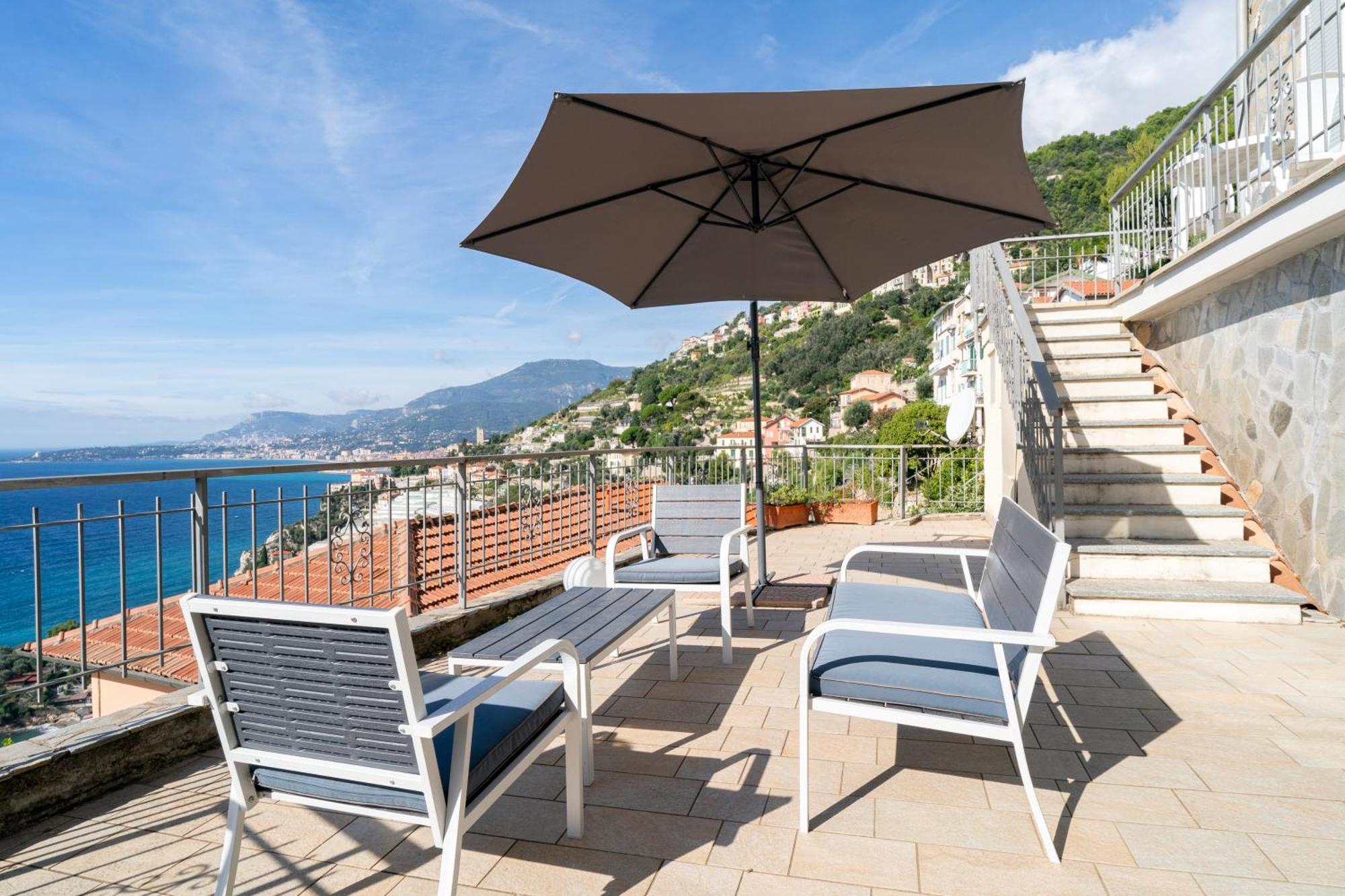 Casa Grimaldi - Terrace & Sea View Apartamento Ventimiglia Exterior foto