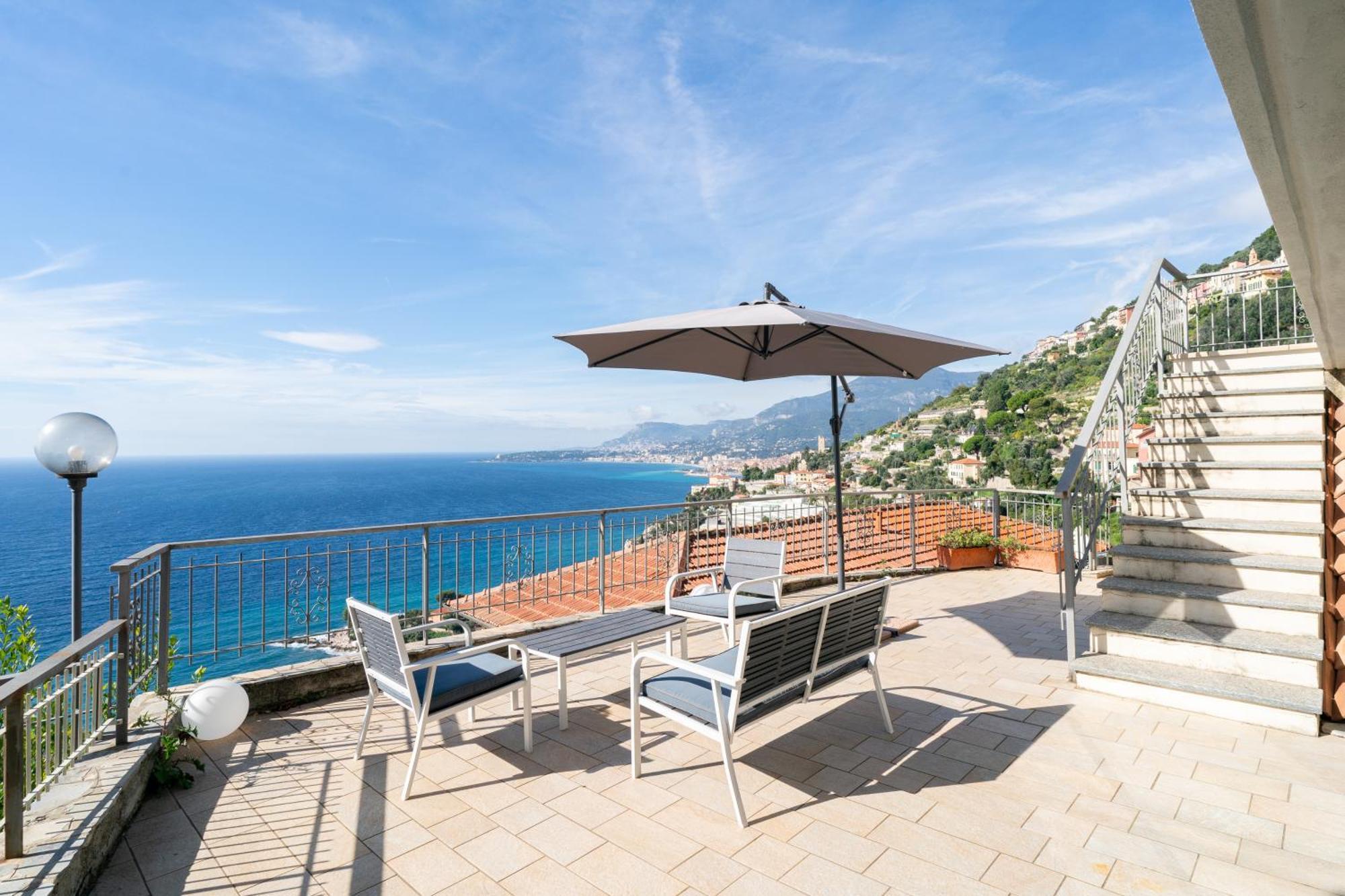 Casa Grimaldi - Terrace & Sea View Apartamento Ventimiglia Exterior foto
