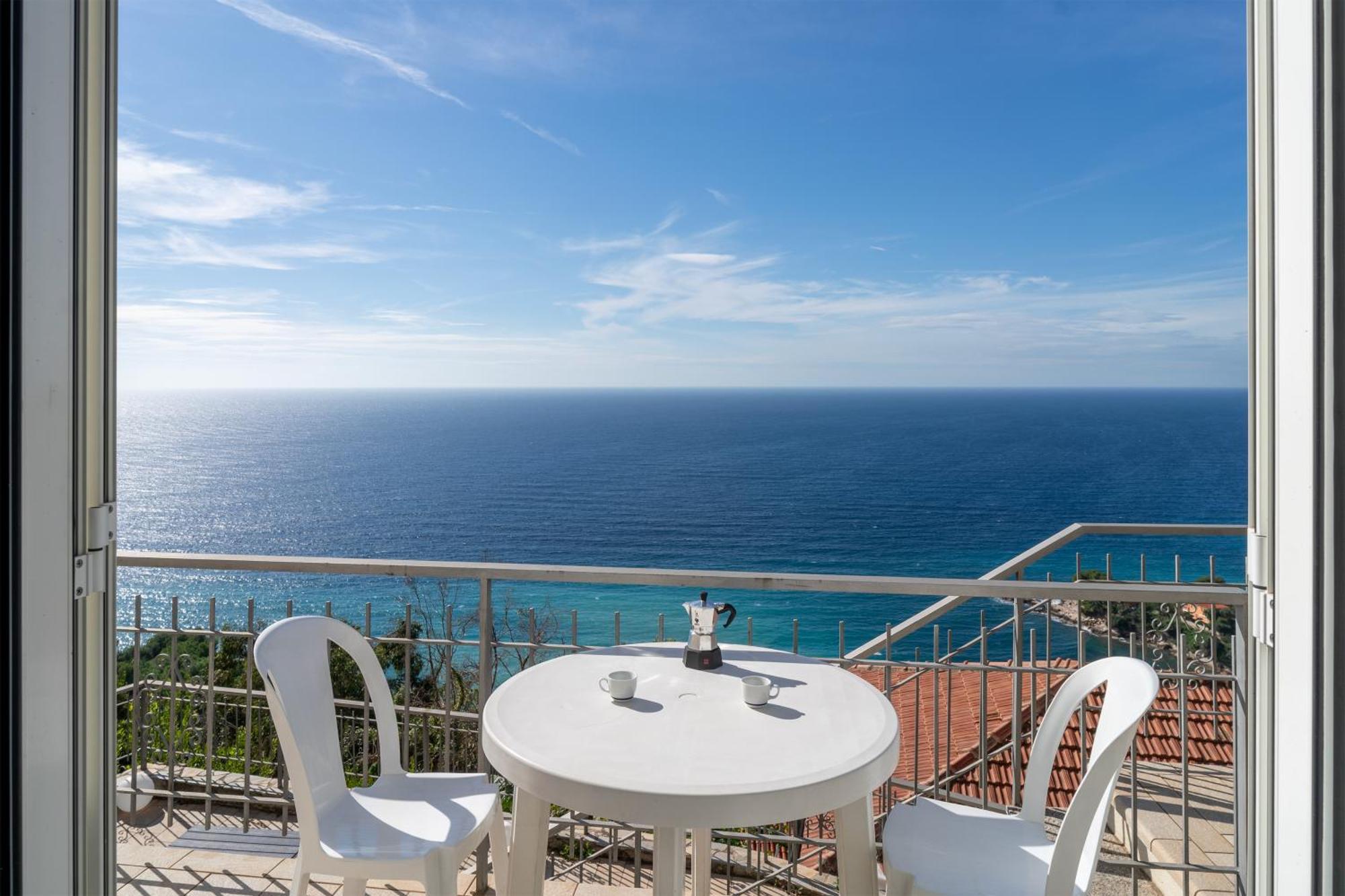 Casa Grimaldi - Terrace & Sea View Apartamento Ventimiglia Exterior foto